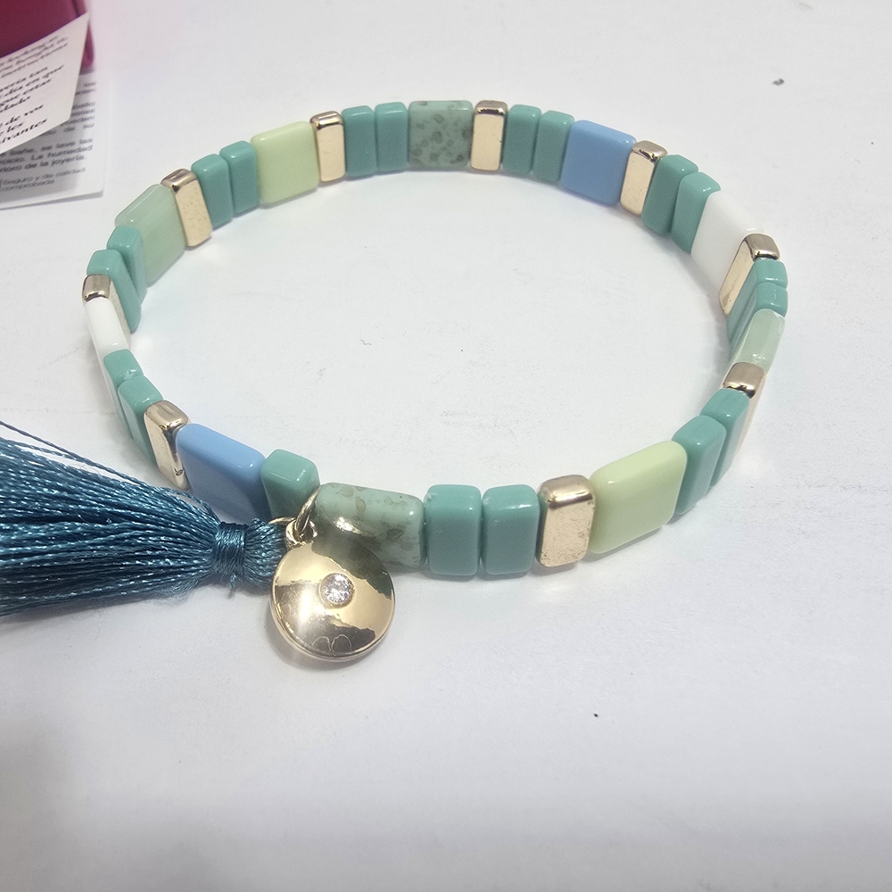 Avon Blue and Cream Beaded Bracelet with Tassel - Picture 4 of 7